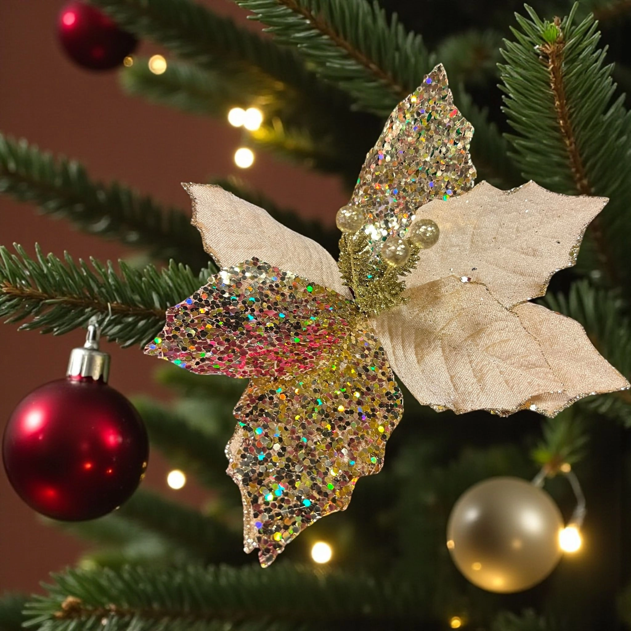 Happyland Yılbaşı Ağacı Süsü Gold Simli Ponsetya Çiçek 28 CM