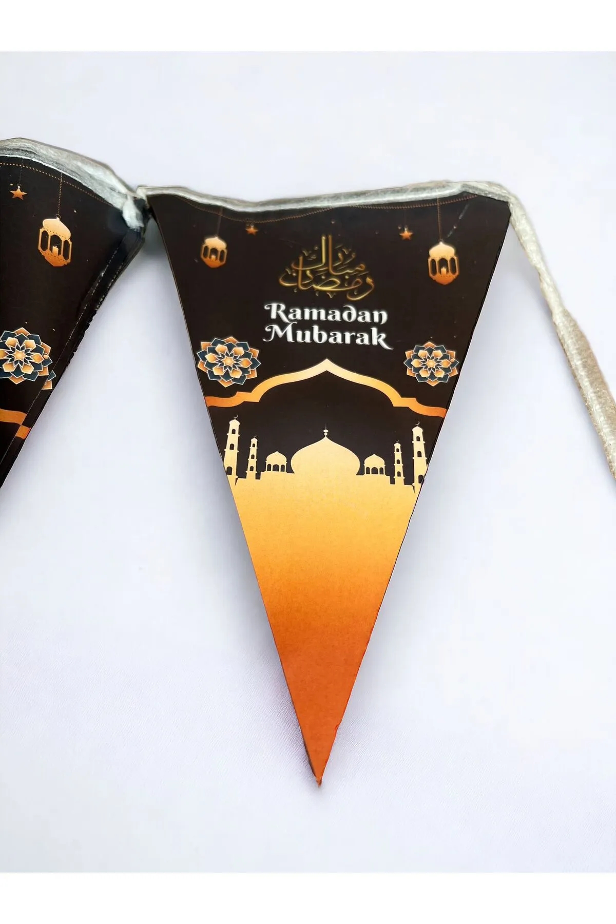 Happyland%20Ramazan%20Ayı%20Dekorları%20Ramadan%20Mubarak%20Yazılı%20Üçgen%20Flama%20Süs