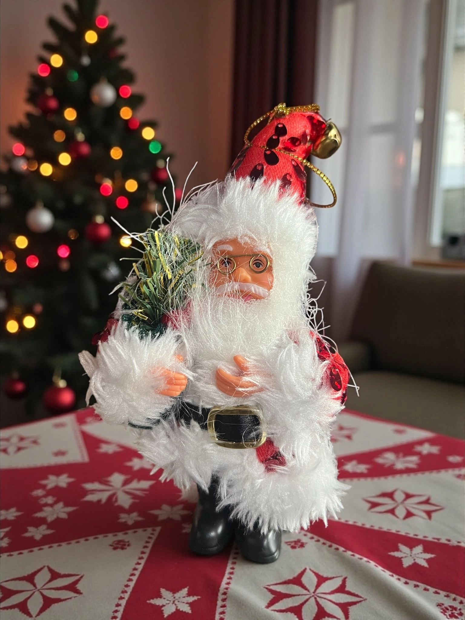 Happyland Yılbaşı 15 CM Kırmızı Renk Mini Noel Baba Oyuncak Dekor Süs Masa Üzeri Mini Noel Baba Süs HAPPY2021H
