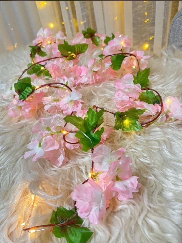 Happyland Yapay Çiçek Bahar Dalı Sarmaşık Sarkıt Şeker Pembe 3m Günışığı Ledli Işıklı Sarkıt 180cm HPY-26200