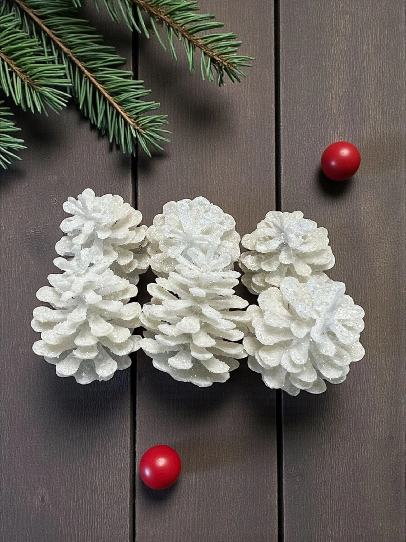 Happyland Yılbaşı Ağacı Süsü Beyaz Simli Kozalak 6’lı YıLbaşı Kozalak Süs 5 cm HPY26057