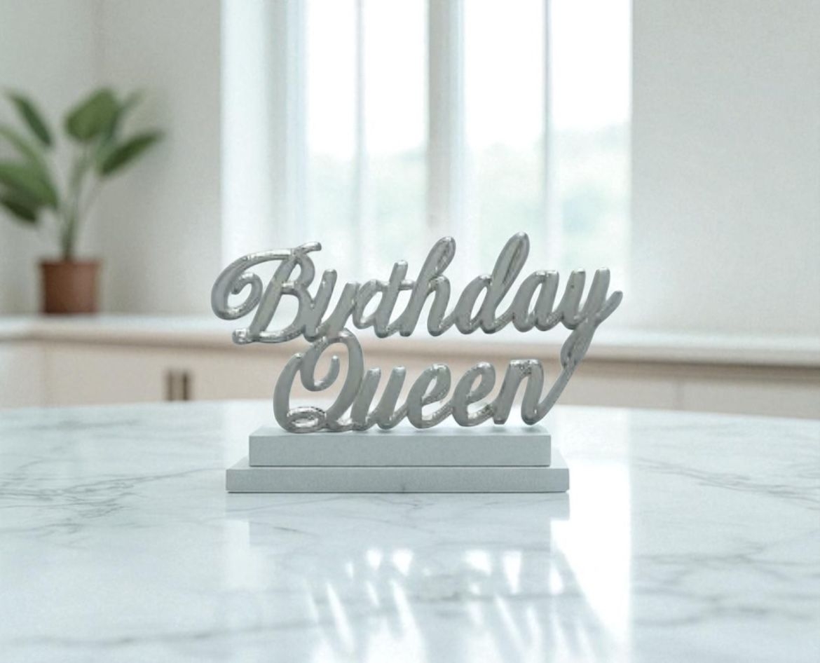 HAPPYLAND  BİRTHDAY QUEEN GÜMÜŞ PASTA ÖNÜ PLEKSİ PASTA YAZISI PASTA ÜZERİ PLEKSİ YAZI 