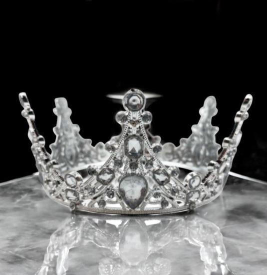   Taşlı Gümüş Pasta Tacı Taşlı Model Mika MODEL TAM TUR 14x14 cm -